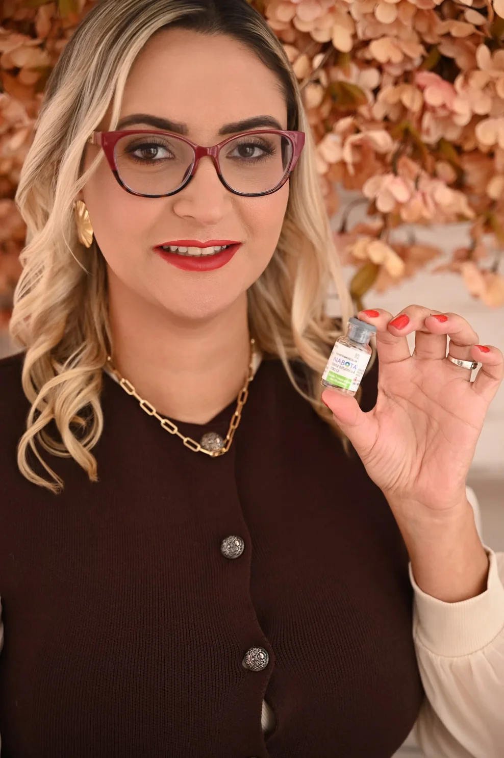 Dra. Taís com toxina botulínica premium